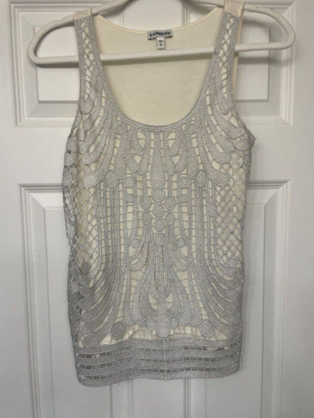 Express Ivory/Silver Metallic Geometric Knit Stretch Scoop Neck Tank Top sz S